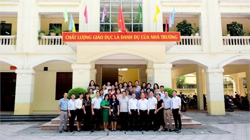Giao lưu  Nhà trường chung tay phát triển - Thầy cô cùng chia sẻ trách nhiệm  giữa hai trường THPT Hai Bà Trưng – Thạch Thất và THPT Quang Trung – Đống Đa.